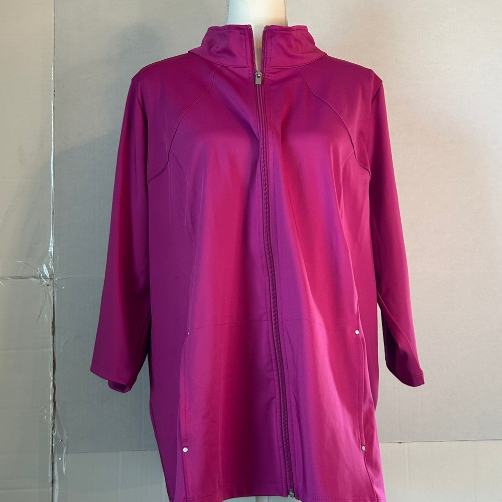 Sport Savvy Full Zip Dark Fuchsia Jacket with Seaming Details. Size 1X